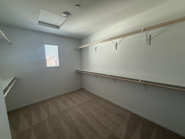 Building Photo - Beautiful Three Bedroom Two and a Half Bathroom Home in Murrieta!