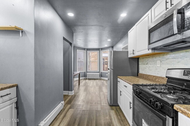 Building Photo - 21 120th St
