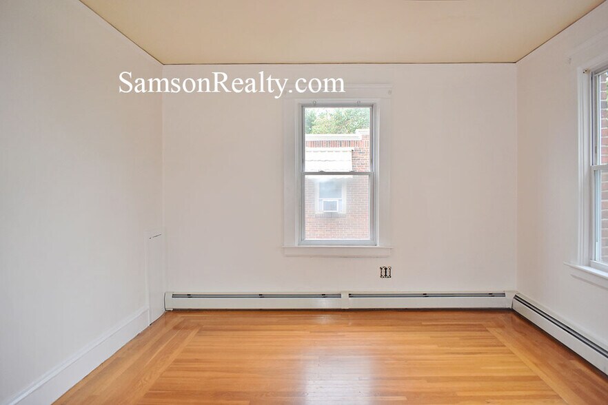 Building Photo - 40 Sessions St