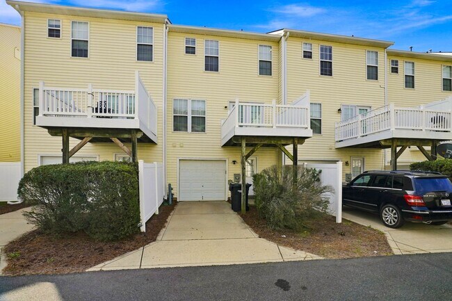 Building Photo - 11520 Destin Ln