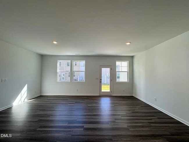 Building Photo - 205 Lily Patch Ln