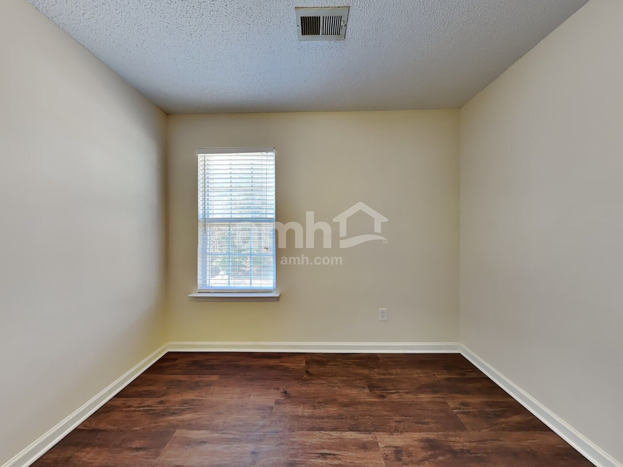 Building Photo - 2911 Firethorn Dr