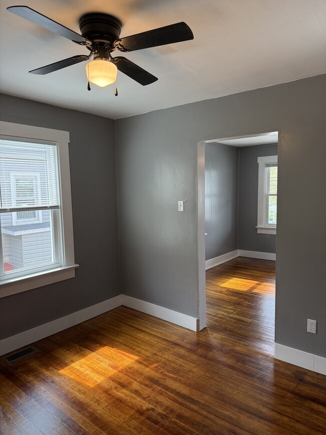 Building Photo - 926 W Water St