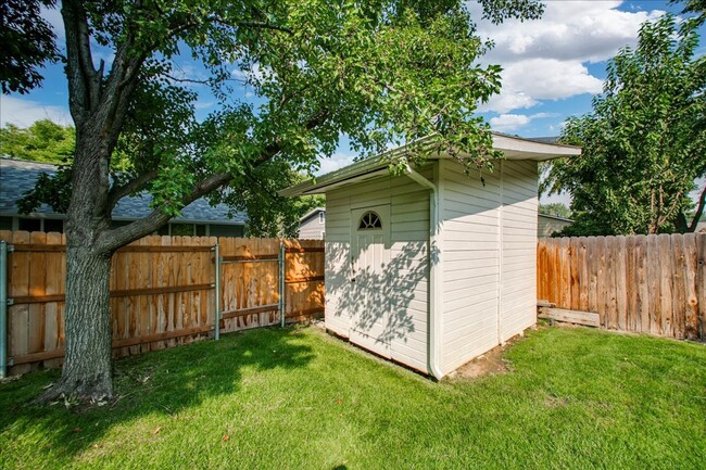 Building Photo - Bungalow Style Home in SE Boise