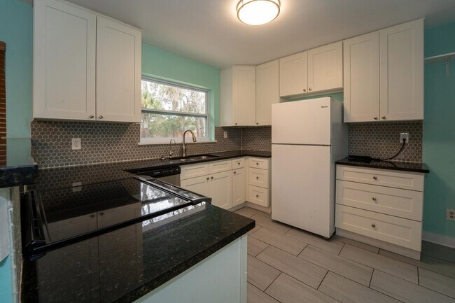Building Photo - 64 Fullerwood Dr