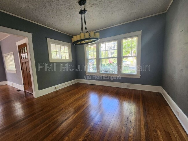 Building Photo - 39 Westover Dr