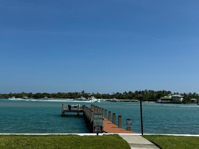 Building Photo - 200 Intracoastal Pl