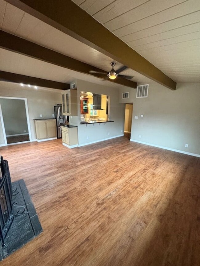 Building Photo - Available for Move In 3 Bed, 2.5 Bath Home...