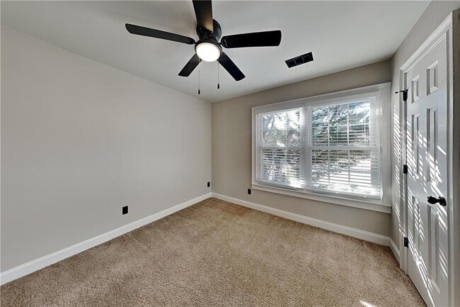 Building Photo - 230 Lembeth Ct