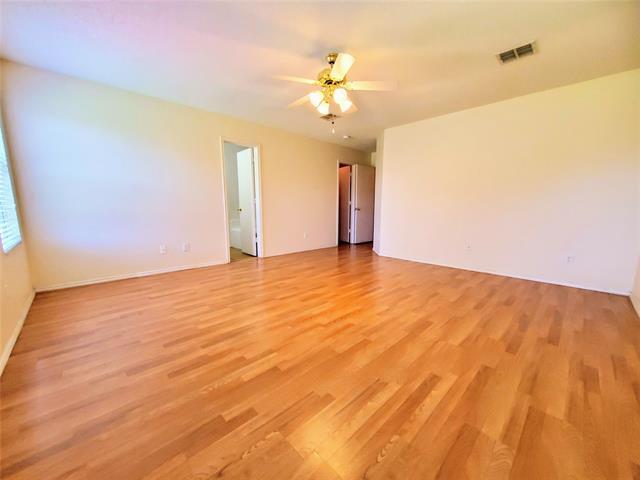 Building Photo - 2224 Red Oak Dr