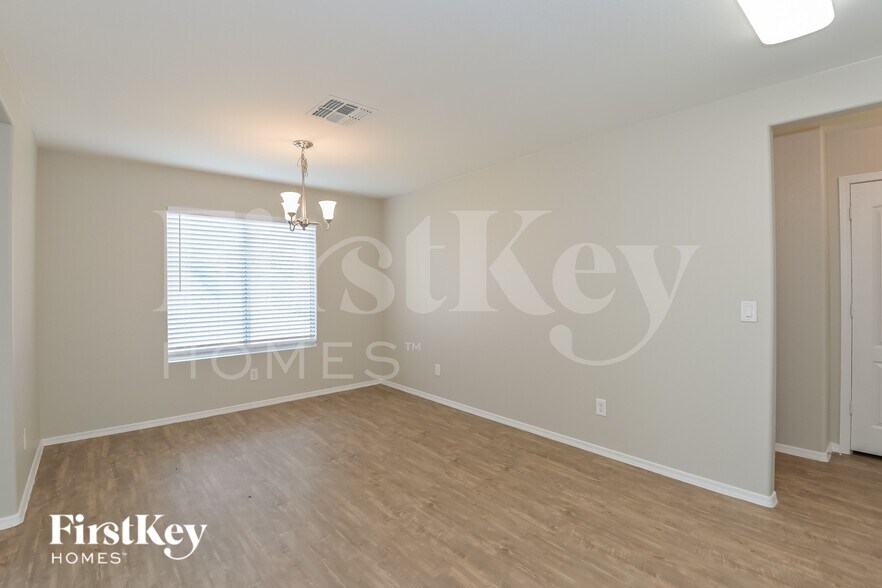 Building Photo - 6887 S Martlet Dr