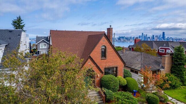 Building Photo - Stunning Air Conditioned 1931 Tudor in Coveted Admiral w/ Views