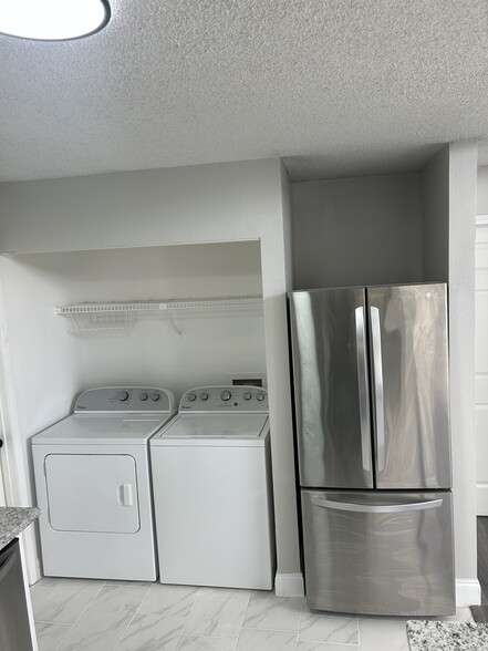 Building Photo - 12219 Armenia Gables Cir