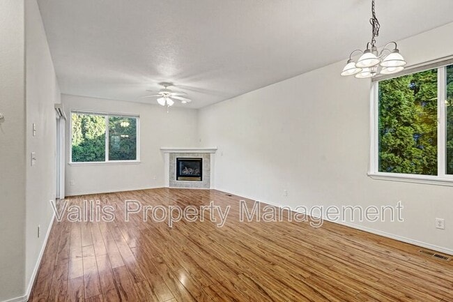 Building Photo - 4936 Evie Jean St NE