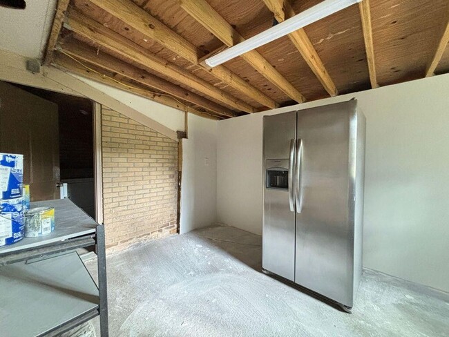 Building Photo - Fully Updated Home in Charleston