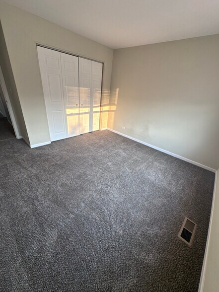 Building Photo - 322 Fairmont Ct