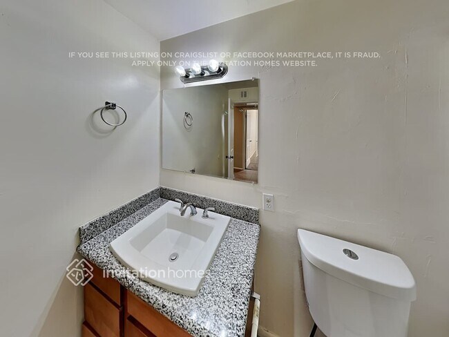 Building Photo - 7208 W Glenrosa Ave