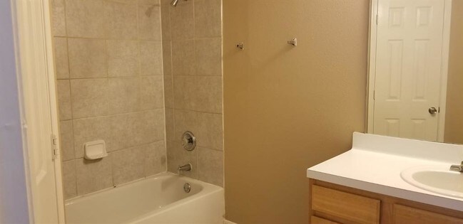 Building Photo - 15515 Waldron Cir