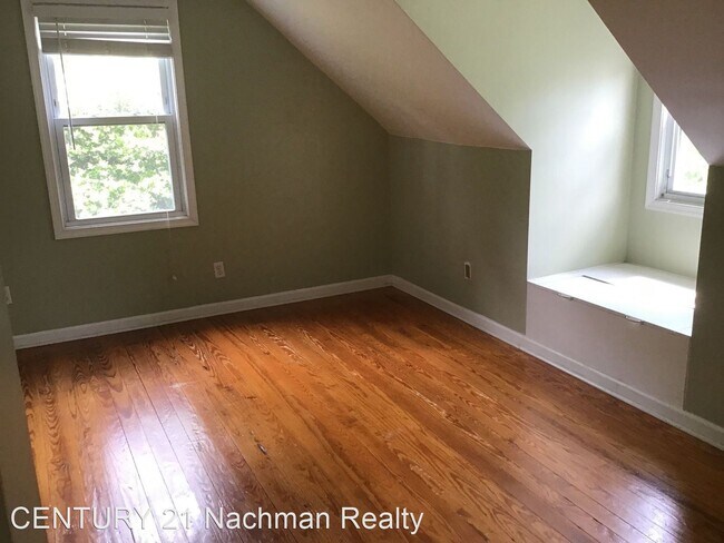 Building Photo - 4 br, 2 bath House - 1360 Fishermans Road