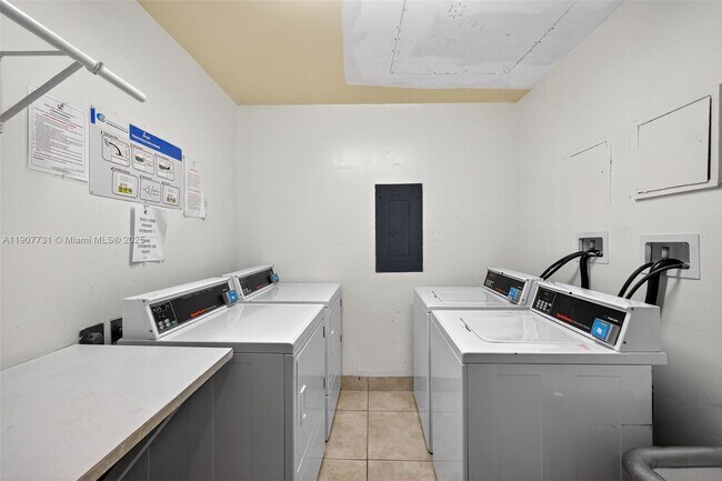 Building Photo - 2851 NE 183rd St