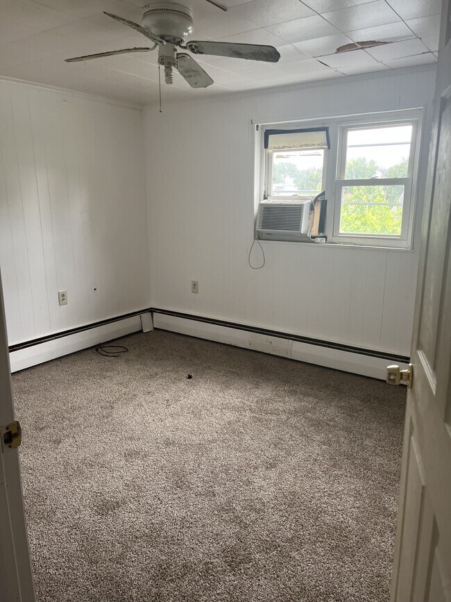 Building Photo - 2402 Cobden St