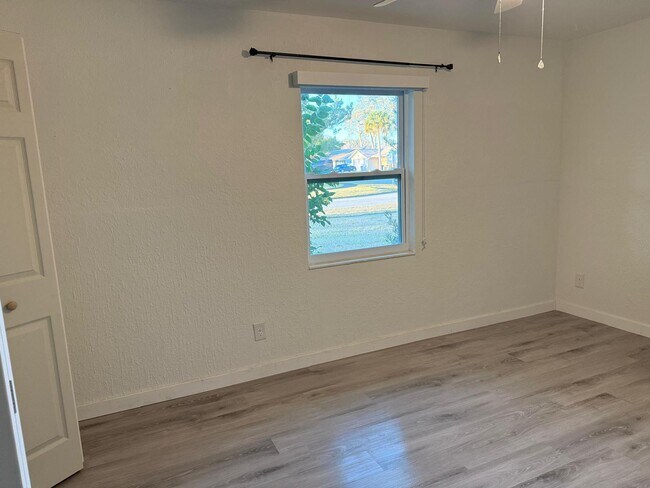 Building Photo - 793 Aspen Dr