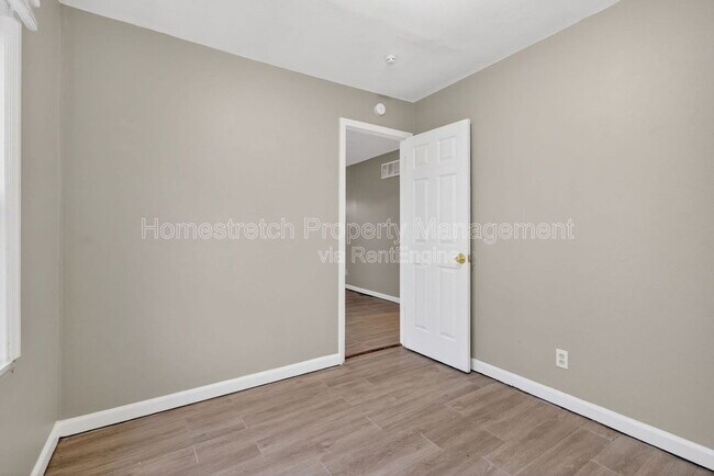 Building Photo - 129 Cameron Rd