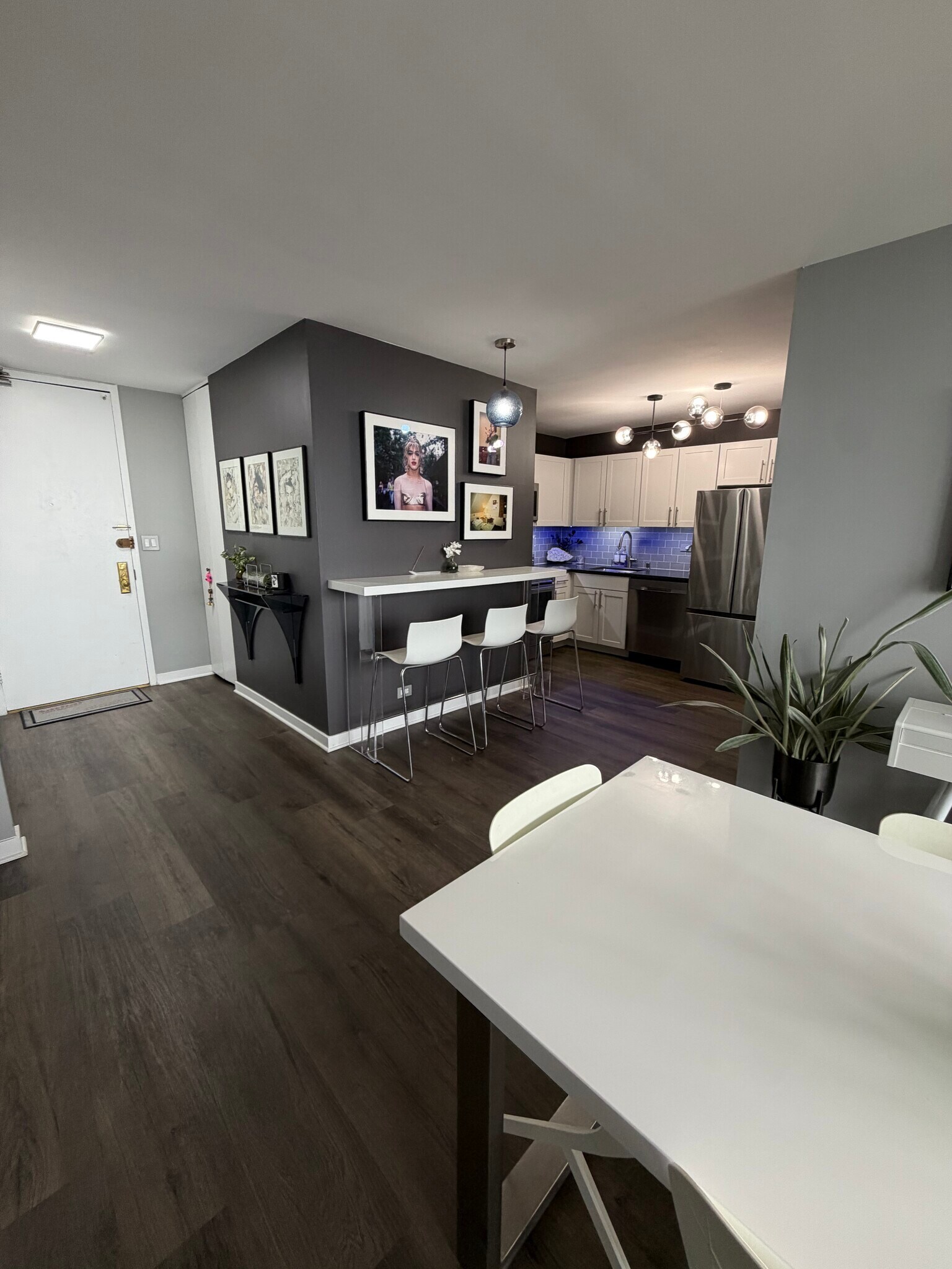 Building Photo - 655 W Irving Park Rd