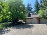 Building Photo - 4bd/2.5ba Redmond Home