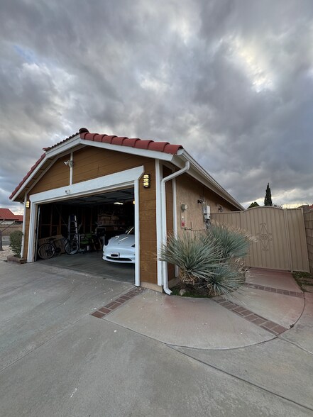 Building Photo - 37029 Dawson Dr
