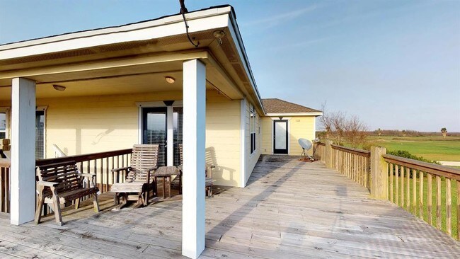Building Photo - 909 Rancho Caribe Dr