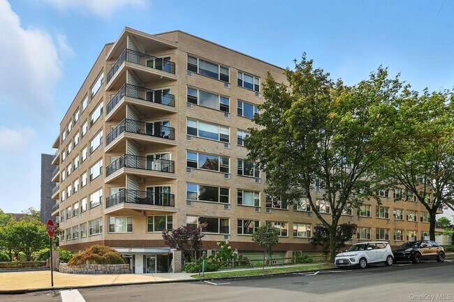 Building Photo - 12 Old Mamaroneck Rd