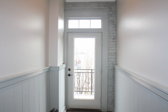 Building Photo - UpTown Living in Downtown Ellijay