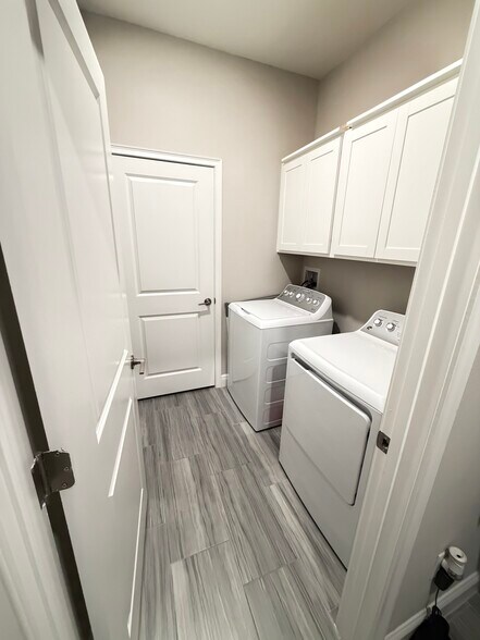 Building Photo - 9971 Campanula Ct