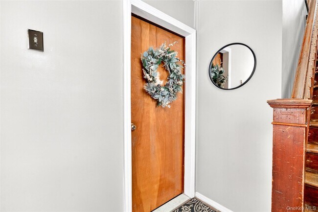 Building Photo - 109 Broadway