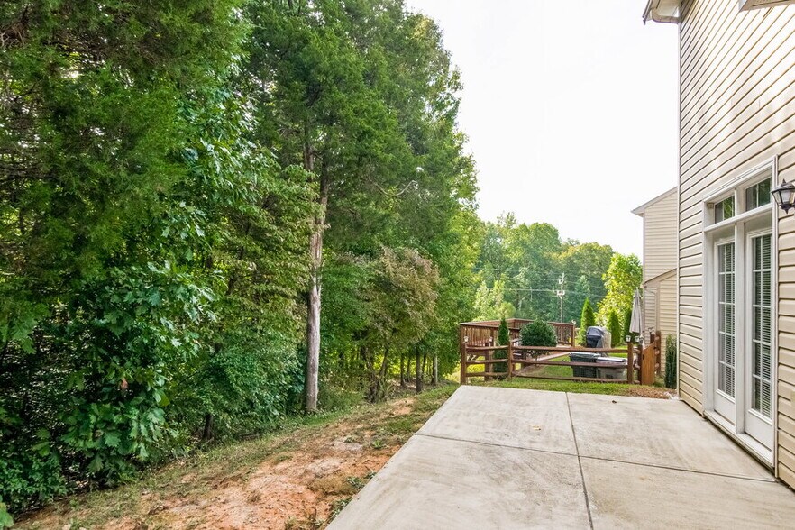 Building Photo - 4049 Eastford Court