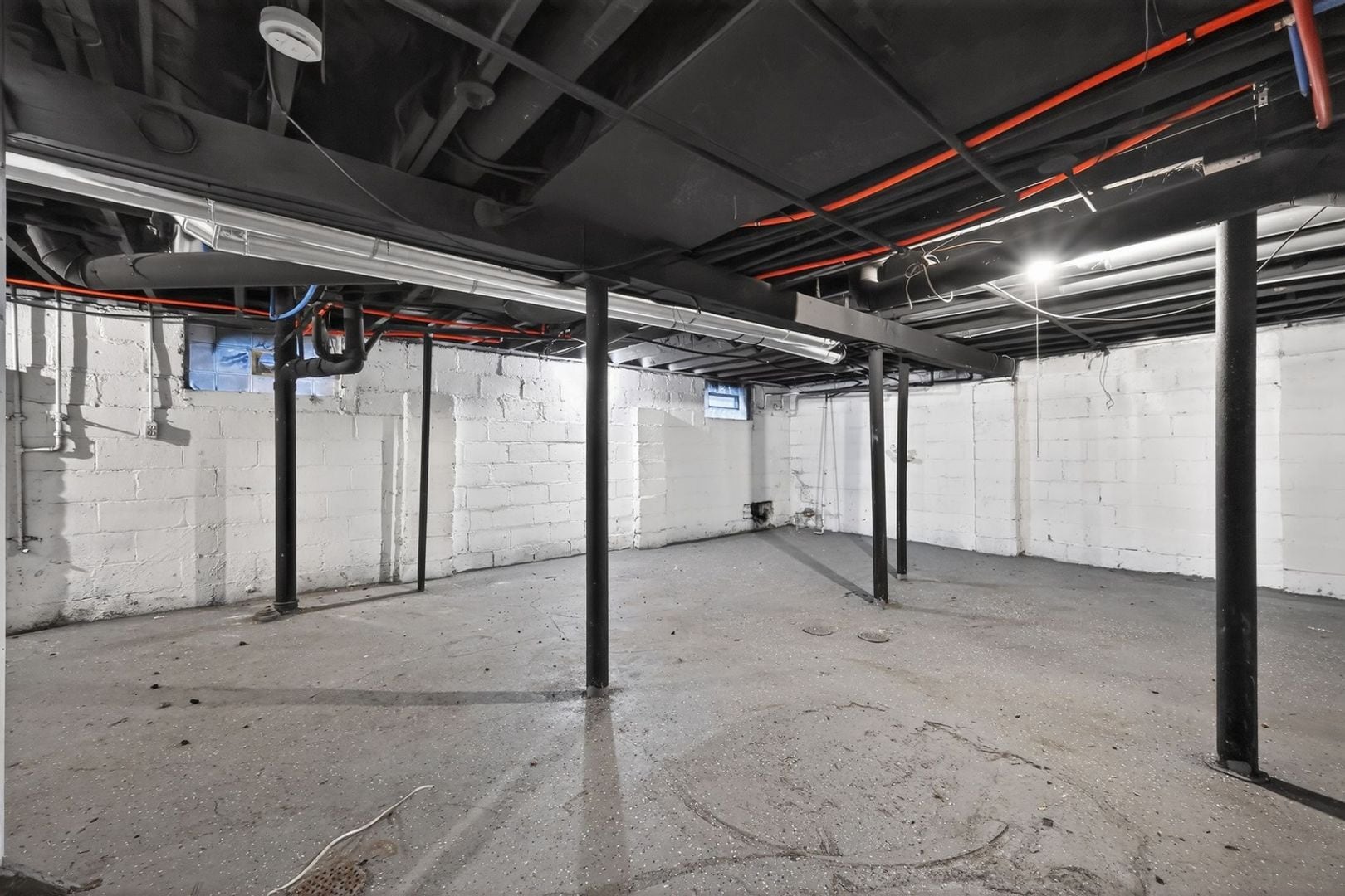 Building Photo - 16189 San Juan Dr