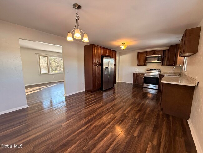 Building Photo - 292 Washington St