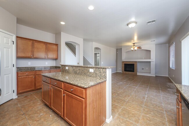 Building Photo - 12665 E Nona Ln