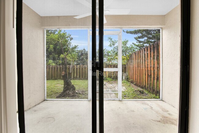 Building Photo - 700 Nottingham Cir