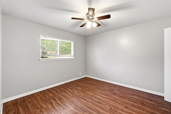 Building Photo - 2201 Lanier Dr