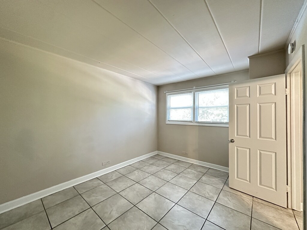 Building Photo - 3820 25th Ave