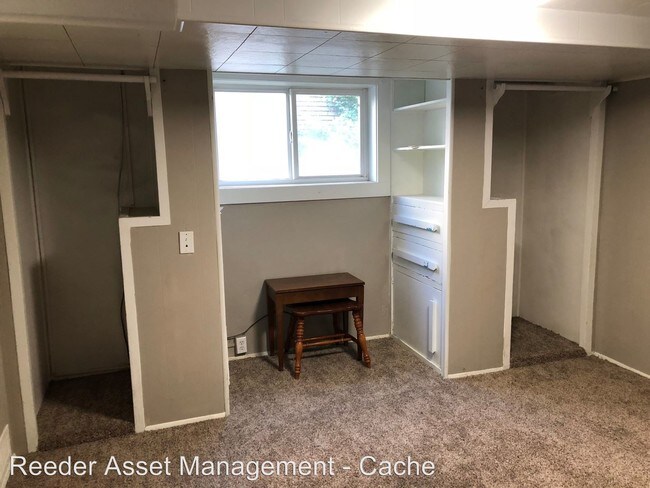 Building Photo - 62 E 300 N