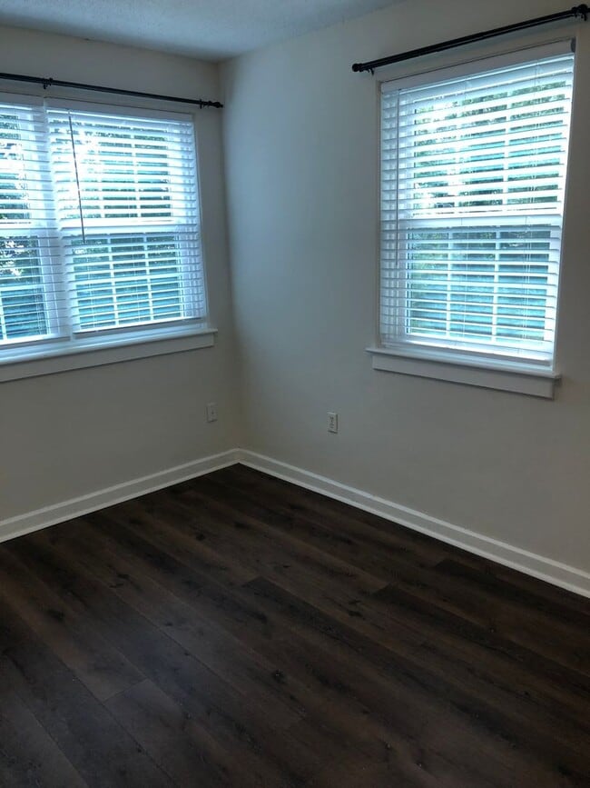 Building Photo - Greenville 2BD/1BA, 896SF