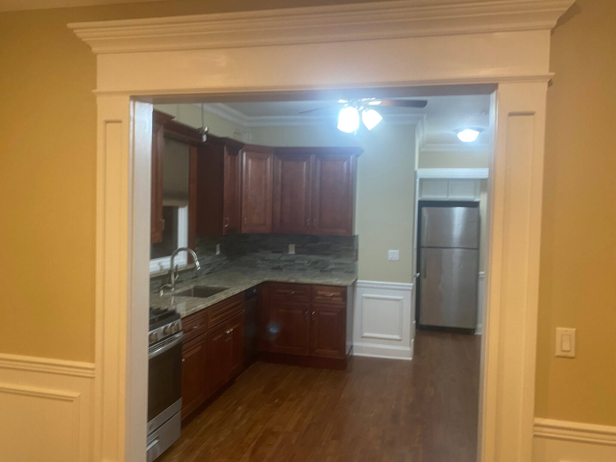Building Photo - 333 Semel Ave