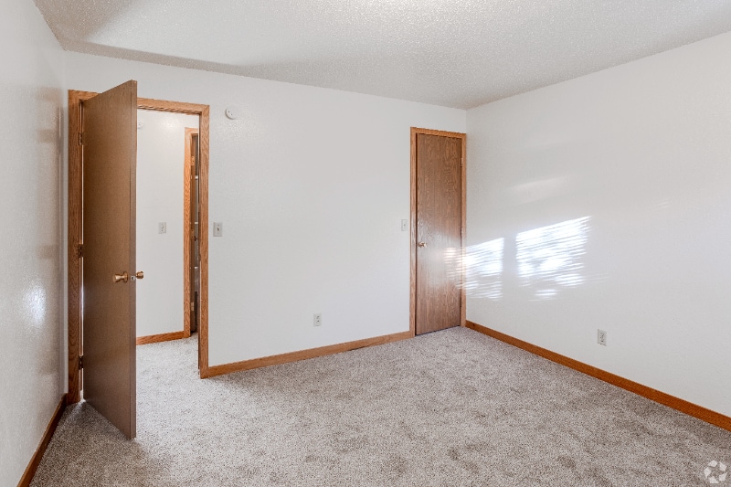 Building Photo - 2611 Goettens Way