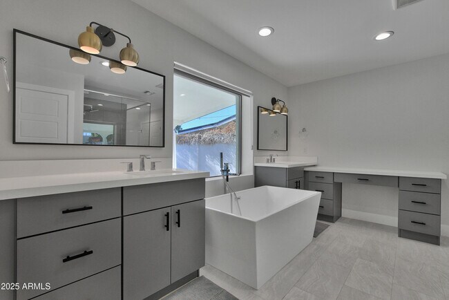 Building Photo - 4241 E Calle Tuberia