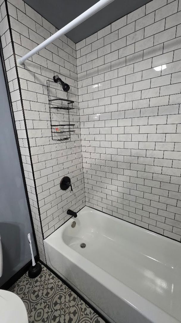 Building Photo - Unique 3 Bedroom Home