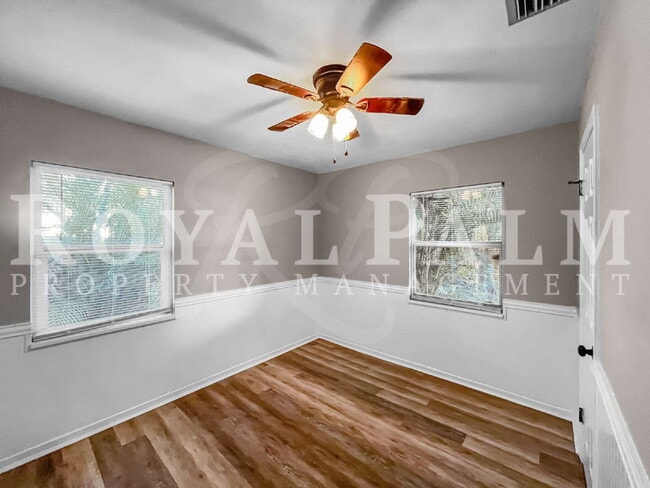 Building Photo - 1918 Grace Ave