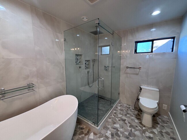 Building Photo - ALMADEN VALLEY-Beautifully upgraded 3-bedroom, 2.5-bath end-unit townhome